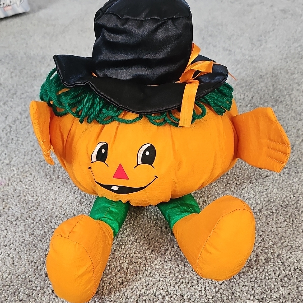 E7🔹️Festive Pumpkin Plush with Hat